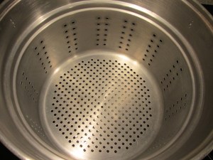 Pasta pot to steam the duck.